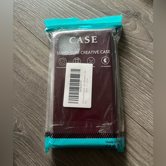 🚨NWT iPhone15- 5 Pack Case Bundle. 3 iPhone 15 Plus Case & 2 IPhone 15 Pro - Picture 3 of 10